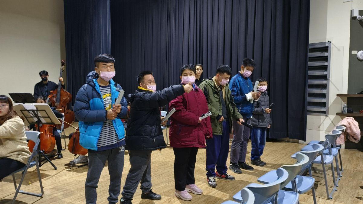 開心參加音樂會